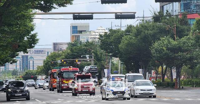 23일 오후 2시부터 관내 일대 중심으로 2023년 을지연습·민방위의 날과 연계한 ‘전국 동시 소방차 길 터주기’훈련을 실시했다 사진순천소방서