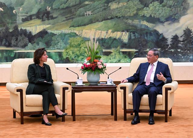 epa10827286 Chinese Premier Li Qiang meets with visiting US Commerce Secretary Gina Raimondo at the Great Hall of the People in Beijing China 29 Augusy 2023  EPAXINHUA  Rao Aimin CHINA OUT  UK AND IRELAND OUT         MANDATORY CREDIT  EDITORIAL USE ONLY2023-08-30 023635
저작권자 ⓒ 1980-2023 ㈜연합뉴스 무단 전재 재배포 금지undefined