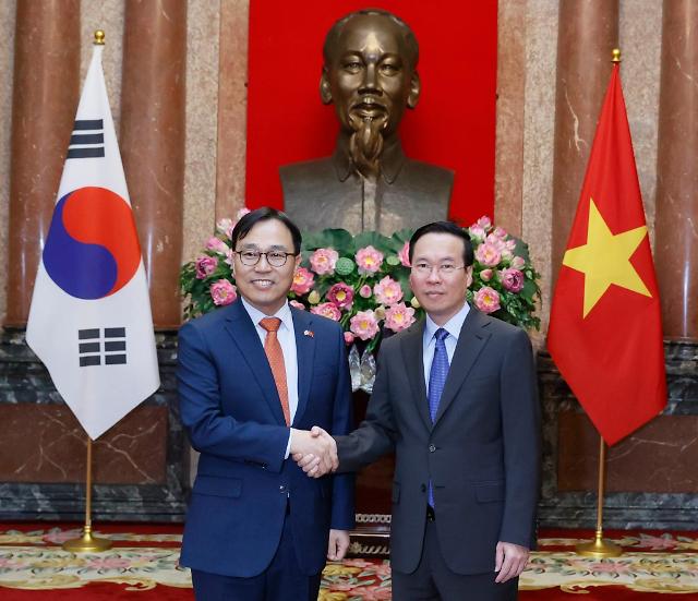 Chủ tịch nước Võ Văn Thưởng tiếp ông Choi Young Sam Đại sứ Đặc mệnh toàn quyền Đại Hàn Dân Quốc đến trình Quốc thư nhân dịp nhận nhiệm kỳ công tác tại Việt Nam ẢnhTTXVN