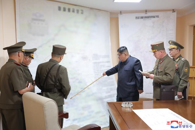 북한군이 한미 연합 을지 자유의 방패UFSㆍ을지프리덤실드 연습에 대응한 전군지휘훈련에 돌입한 가운데 김정은 국무위원장이 훈련 현장을 방문했다고 조선중앙통신이 31일 보도했다 사진연합뉴스