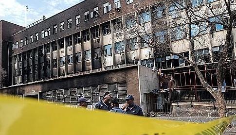 남아공 요하네스버그 화재 참사 건물 현장 사진연합뉴스