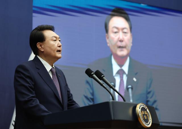 축사 하는 윤석열 대통령
    서울연합뉴스 임헌정 기자  윤석열 대통령이 1일 서울 서초구 국립외교원에서 열린 국립외교원 60주년 기념식에서 축사를 하고 있다 202391
    kaneynacokr2023-09-01 110547
저작권자 ⓒ 1980-2023 ㈜연합뉴스 무단 전재 재배포 금지저작권자 ⓒ 1980-2023 ㈜연합뉴스 무단 전재 재배포 금지