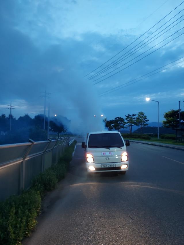 청도군 친환경 방역소독 집중실시 모습사진청도군