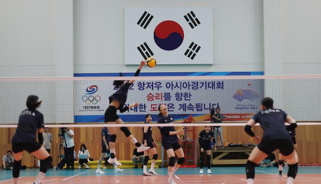 한국 대표팀 선수들이 연습 중이다 사진연합뉴스
