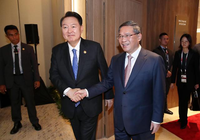 尹锡悦与中国国务院总理李强会晤 强调"不应让朝鲜成为韩中关系的绊脚石"