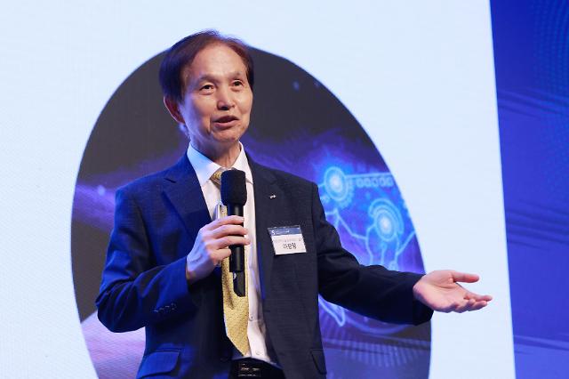 이광형 한국과학기술원KAIST 총장이 지난 9월 6일 열린 2023 GGGF에서 AI시대의 대한민국 4개 시나리오와 전략이라는 주제로 기조강연을 하고 있다 사진유대길 기자 dbeorlf123ajunewscom