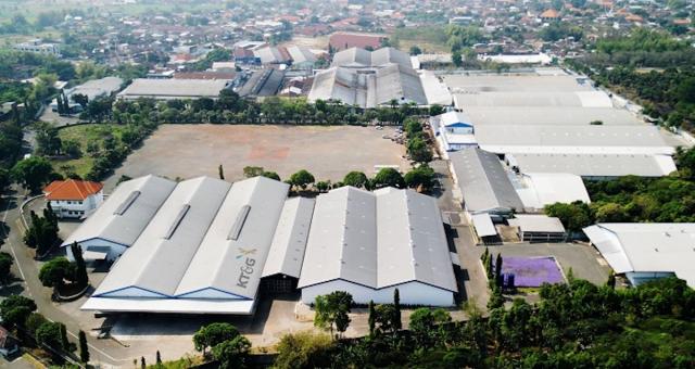 KTG가 인도네시아 투자부와 인도네시아 동자바 주에 수출 전초기지인 신공장 건설에 대한 투자지원서를 제공받는 협약식을 진행했다 사진은 인도네시아 수라바야에 위치한 KTG 인도네시아 공장 전경 사진KTG 홈페이지