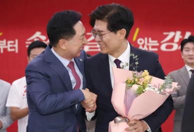 ​국힘 합류 선언 조정훈...비판, 통합 위해 기꺼이 감내