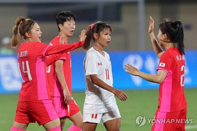 한국 전은하가 세번째 골을 넣은 뒤 기뻐하는 모습 사진연합뉴스