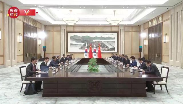 韩国总理韩德洙在杭州与习近平举行会晤