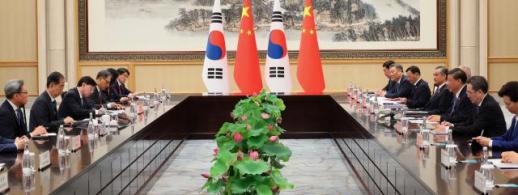 [속보] 시진핑 한일중 정상회의, 적절한 시기 개최 환영