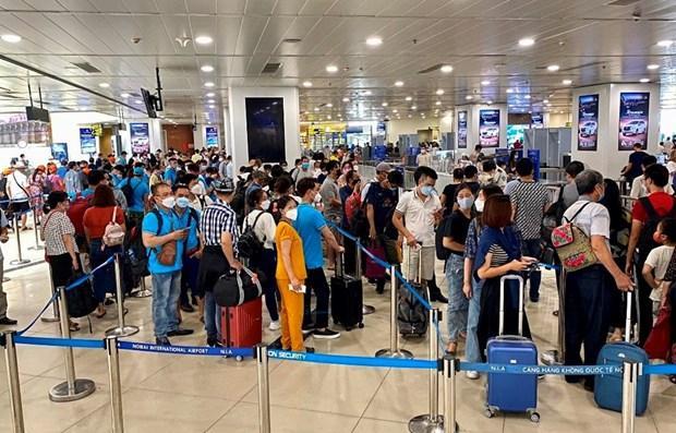 하노이 국제공항에서 수속 대기 중인 사람들 사진베트남통신사