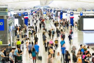 [NNA] 홍콩 8월 공항 여객수 400만명... 전년 동월의 8배