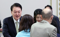 ​원폭피해자와 한가위 오찬 尹 대통령...불편했던 한일관계가 힘들게 해