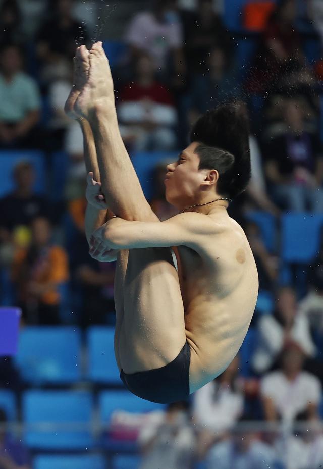 이재경의 결선 연기
    항저우연합뉴스 류영석 기자  3일 중국 항저우 올림픽 스포츠센터 수영장에서 열린 2022 항저우 아시안게임 다이빙 남자 3m 스프링보드 결승에서 이재경이 연기를 선보이고 있다 2023103
    ondolynacokr2023-10-03 215132
저작권자 ⓒ 1980-2023 ㈜연합뉴스 무단 전재 재배포 금지저작권자 ⓒ 1980-2023 ㈜연합뉴스 무단 전재 재배포 금지