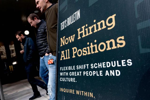 FILES Pedestrians walk past a Now Hiring sign in Arlington Virginia on March 16 2022 Hiring in the US logged a surprise jump adding 187000 jobs in August according to the Labor Department on September 1 2023 but unemployment rose to 38 percen the highest level since early 2022 Labor Department data also showed that average hourly earnings in August rose 02 percent slower than the month before Photo by Stefani Reynolds  AFP2023-09-02 000311
저작권자 ⓒ 1980-2023 ㈜연합뉴스 무단 전재 재배포 금지AFP or licensors