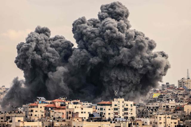 9일 이스라엘의 공습으로 연기가 피어난 가자지구의 모습 