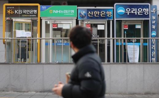 ​[재테크 전략 극과 극] 롤러코스터 타는 예금금리…금융사 자금수요 예측해야