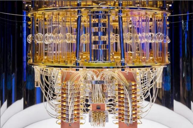 2019년 IBM에서 개발한 최초의 회로 기반 상용 양자컴퓨터