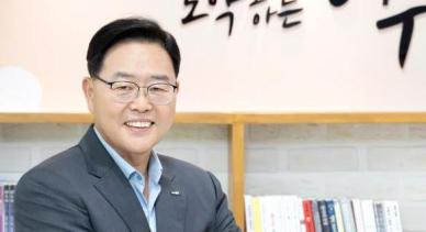 [단독] 강수현 양주시장, 해외 연수 앞둔 시의원 등에 돈봉투 전달 논란