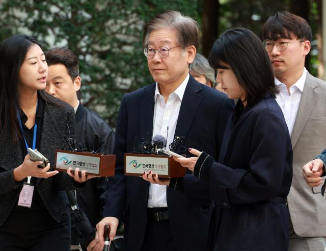 [종합] 檢, 이재명 백현동 특혜 의혹 먼저 기소…대장동 재판과 병합 땐 사법리스크↑