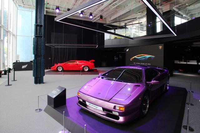 Xe Lamborghini Diablo SV đang được trưng bày tại phòng triển lãm ở Gangnam-gu Seoul vào tháng 92023ẢnhLamborghini Seoul