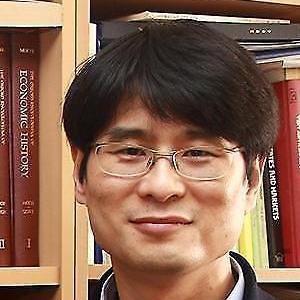 [이왕휘 칼럼] 전 세계 잇는 中 일대일로…10년의 빛과 그림자