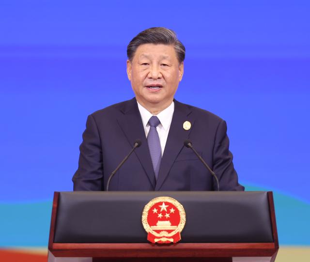 시진핑 중국 국가주석이 18일 중국 베이징 인민대회당에서 열린 제3회 일대일로 국제협력 정상포럼 개막식에서 기조연설을 하고 있다 사진신화연합뉴스