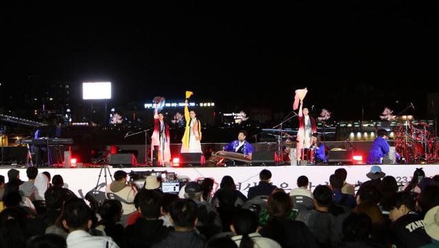 영산강의 가을밤을 수놓은 나주축제 모습 사진나주시