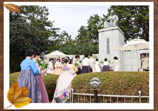 해운대문화예술원이 주최하고 해운대구가 후원한 ‘2023 동백섬문화관광축제’는  지난 22일 동백섬에서 다도인과 주민 등 100여 명이 함께한 가운데 진행됐다사진해운대구