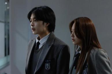 유선호·강미나 사채소년, 10대 범죄 담은 보도스틸 공개
