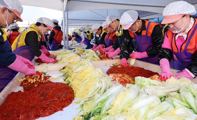 辛奇腌制成本“坐火箭” 韩政府向市场投放1.1万吨白菜控物价