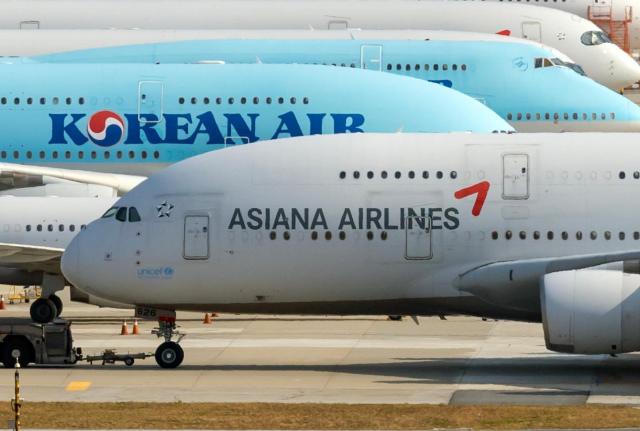 아시아나항공 이사회는 2일 대한항공과의 기업결합을 심사하는 유럽연합EU 집행위원회에 대한항공이 제출할 시정조치안에 동의한 것으로 알려졌다