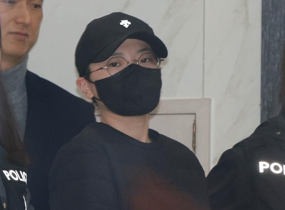 [슬라이드 포토] 취재진 노려보는 전청조