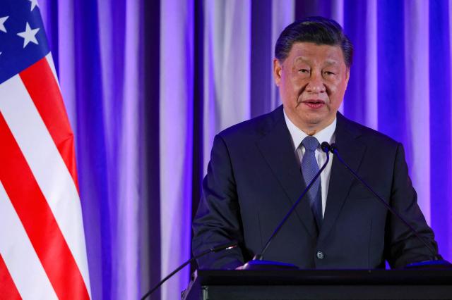시진핑 중국 국가주석이 15일현지시간 미국 캘리포니아주 샌프란시스코에서 열린 아시아태평양경제협력체APEC 정상회의 부대행사 중국 고위급 지도자 행사에서 연설하고 있다