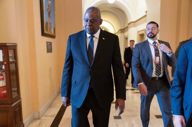 Secretary of Defense Lloyd Austin leaves the office of House Speaker Mike Johnson of La  at the Capitol Washington Wednesday Nov 1 2023 AP PhotoJose Luis Magana2023-11-02 054145
저작권자 ⓒ 1980-2023 ㈜연합뉴스 무단 전재 재배포 금지Copyright 2023 The Associated Press All rights reserved