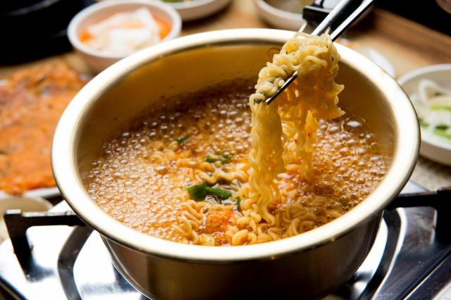 Exports of S. Korean instant noodles Ramyeon surpass $785 mln in 2023