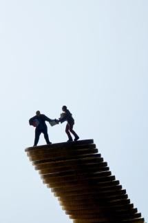 [극의시대] 사회적 갈등 키우는 자산 양극화···타개할 묘수 있나