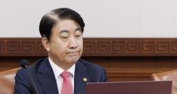 사의표명 이동관 탄핵으로 업무 공백 우려...尹, 면직안 재가