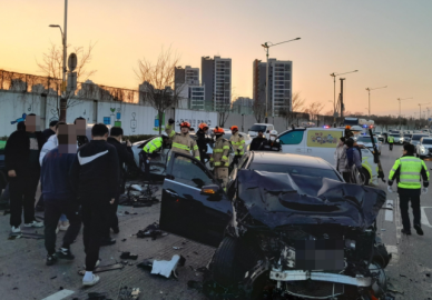 인천 사거리서 차량 7대 연쇄 추돌…3명 다쳐