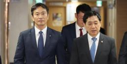 김주현 보험계약자 어려운 처지…보험사 관심·배려 필요