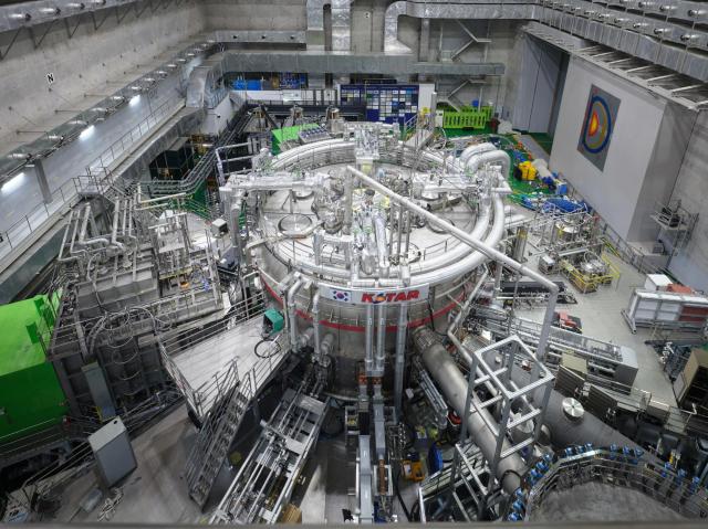 한국의 인공태양 초전도핵융합연구장치 KSTAR 사진한국핵융합에너지연구원