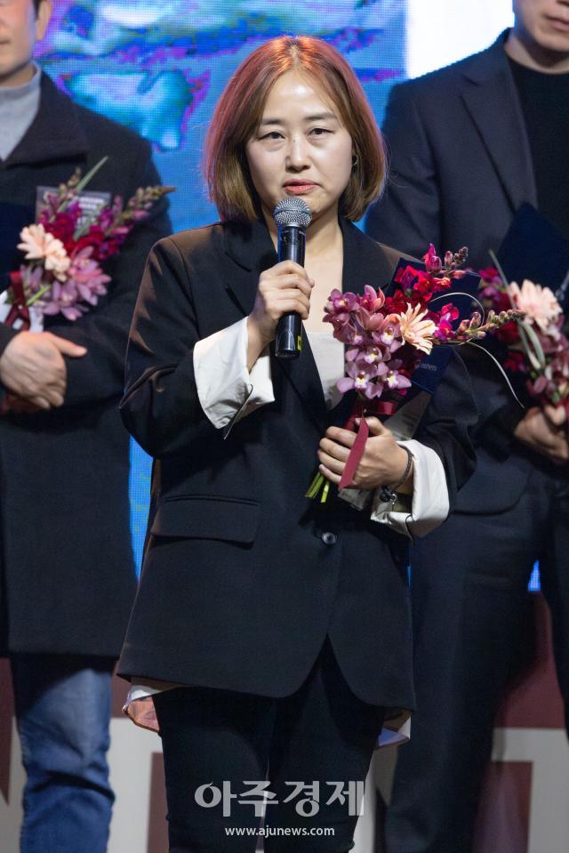 서자영 작가가 소감을 말하고 있다 사진유대길 기자 dbeorlf123ajunewscom