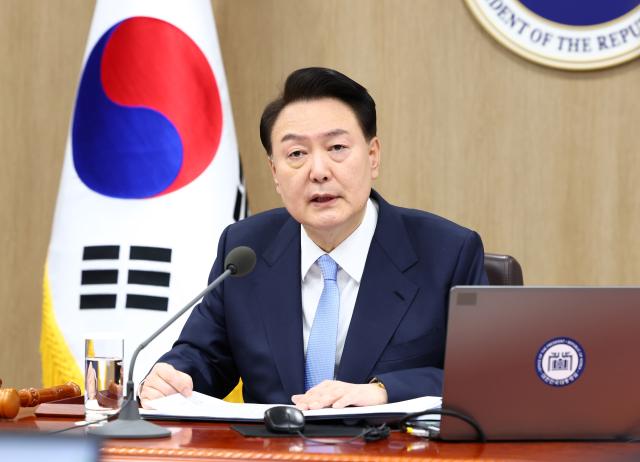 윤석열 대통령 국무회의 발언
서울연합뉴스 임헌정 기자 윤석열 대통령이 19일 서울 용산 대통령실 청사에서 열린 국무회의에서 발언하고 있다 20231219 대통령실통신사진기자단
kaneynacokr2023-12-19 112027
저작권자 ⓒ 1980-2023 ㈜연합뉴스 무단 전재 재배포 금지저작권자 ⓒ 1980-2023 ㈜연합뉴스 무단 전재 재배포 금지