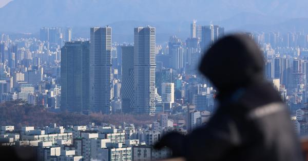 서울 살기 힘드네...내 집 마련 월급 한 푼 안 쓰고 15년 걸린다