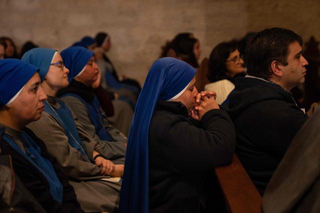 This picture taken on December 24 2023 shows worshippers attending the Christmas midnight Mass at the Church of the Nativity compound in the biblical city of Bethlehem in the occupied West Bank Photo by Nasser Nasser  POOL  AFP2023-12-25 141937
저작권자 ⓒ 1980-2023 ㈜연합뉴스 무단 전재 재배포 금지undefined