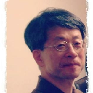 유재혁 에세이스트