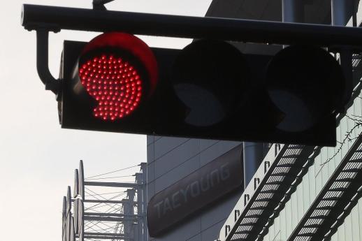 태영건설 SBS 지분 매각 고려 할 수 있지만, 법적 제약 많아