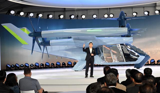 S-A2 기체에 대해 설명하는 현대차·기아 AAM본부장 겸 슈퍼널 CEO 신재원 사장 사진현대차