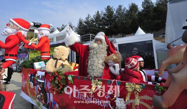 2020년 화천산천어축제를 방문한 핀란드 로바니에미시의 리얼 산타사진화천군